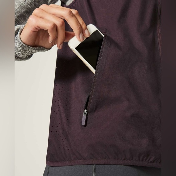 Lululemon Like The Wind Vest, Pelt, Size 2 - Picture 4 of 14